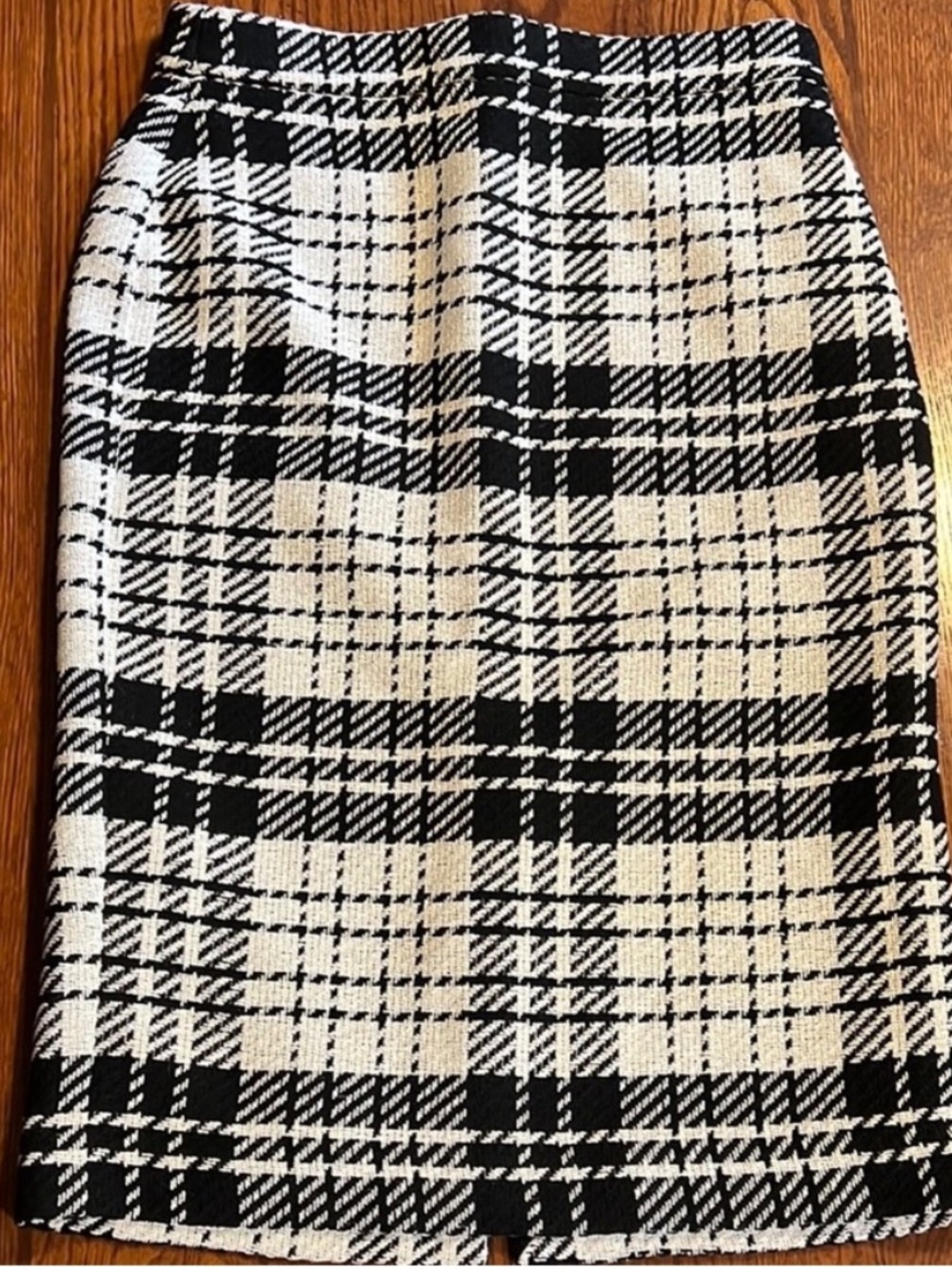 Talbots • NWT • Women’s 4 • Classic Black & White Plaid • Pencil Skirt